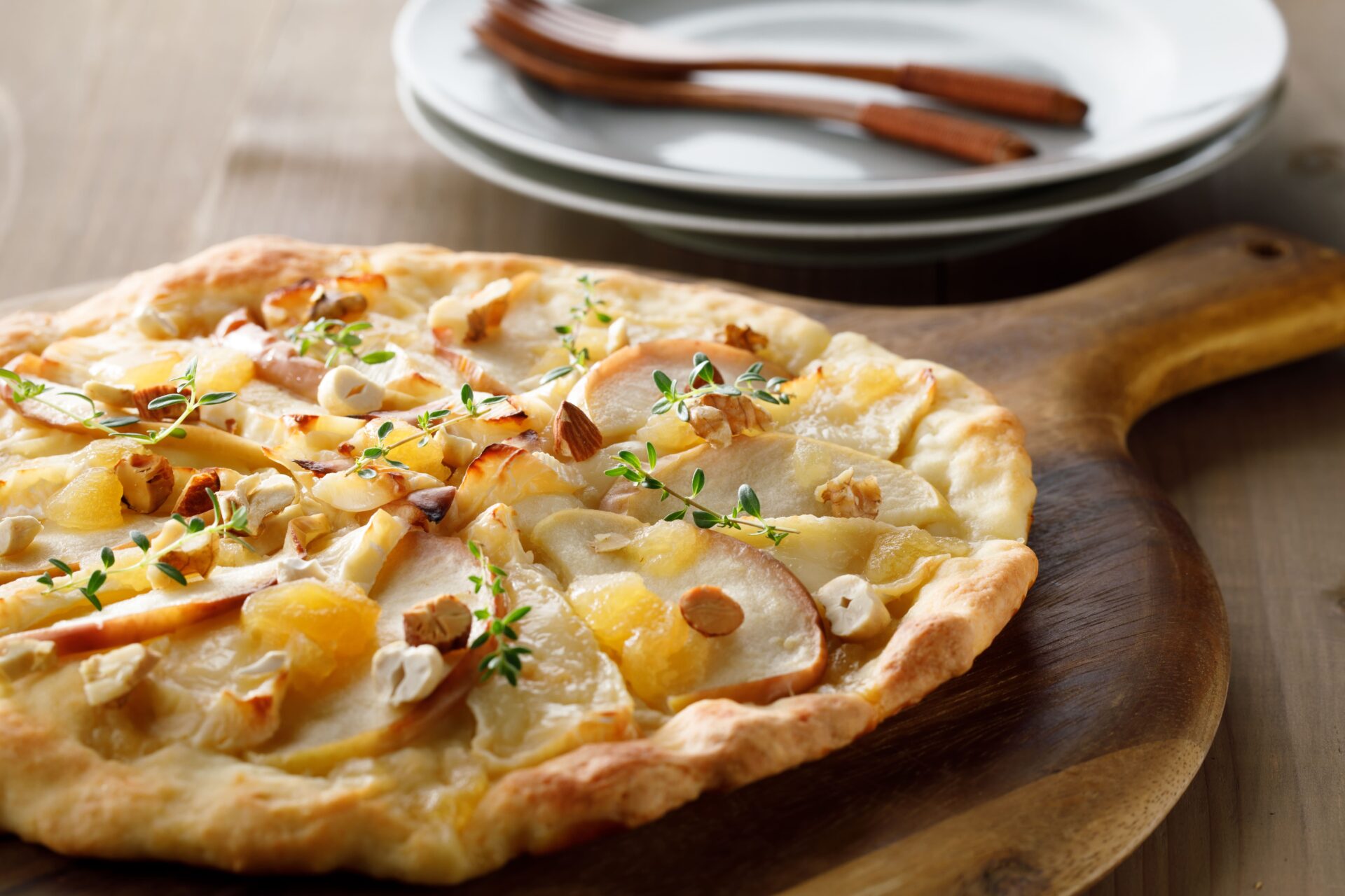 佐渡りんごと佐渡バターのピザ（１枚分）