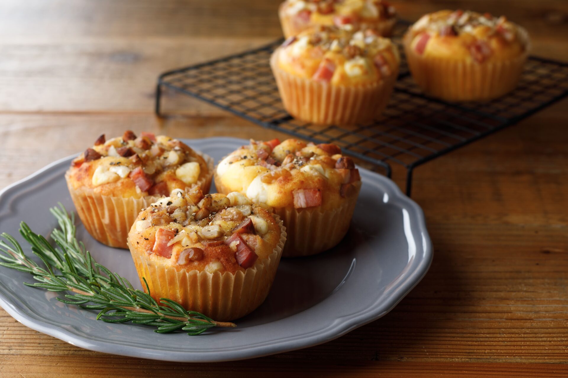 ル  レクチェと佐渡バターのベーコンマフィン（６個分）